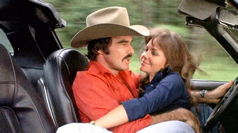 Smokey and the Bandit! Ein rasantes Roadtrip-Abenteuer mit Burt Reynolds und Sally Field!